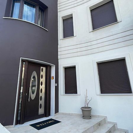 Aretoysa Center Luxury Suites 2 Néa Péramos Zewnętrze zdjęcie