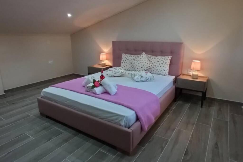 Aretoysa Center Luxury Suites 2 Néa Péramos Zewnętrze zdjęcie