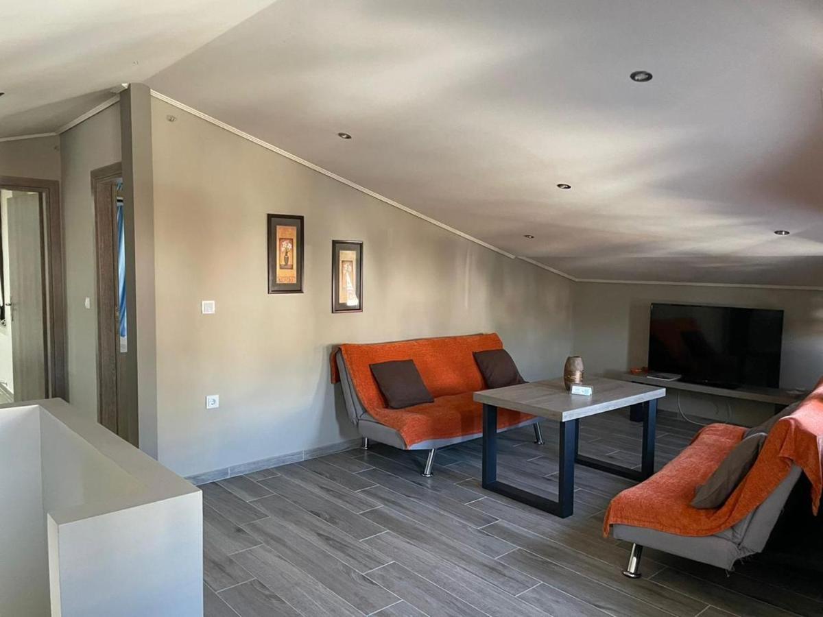 Aretoysa Center Luxury Suites 2 Néa Péramos Zewnętrze zdjęcie