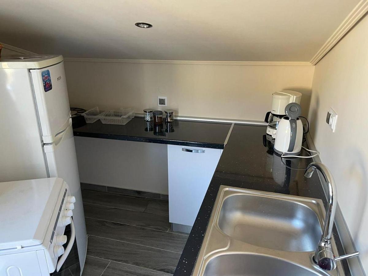 Aretoysa Center Luxury Suites 2 Néa Péramos Zewnętrze zdjęcie