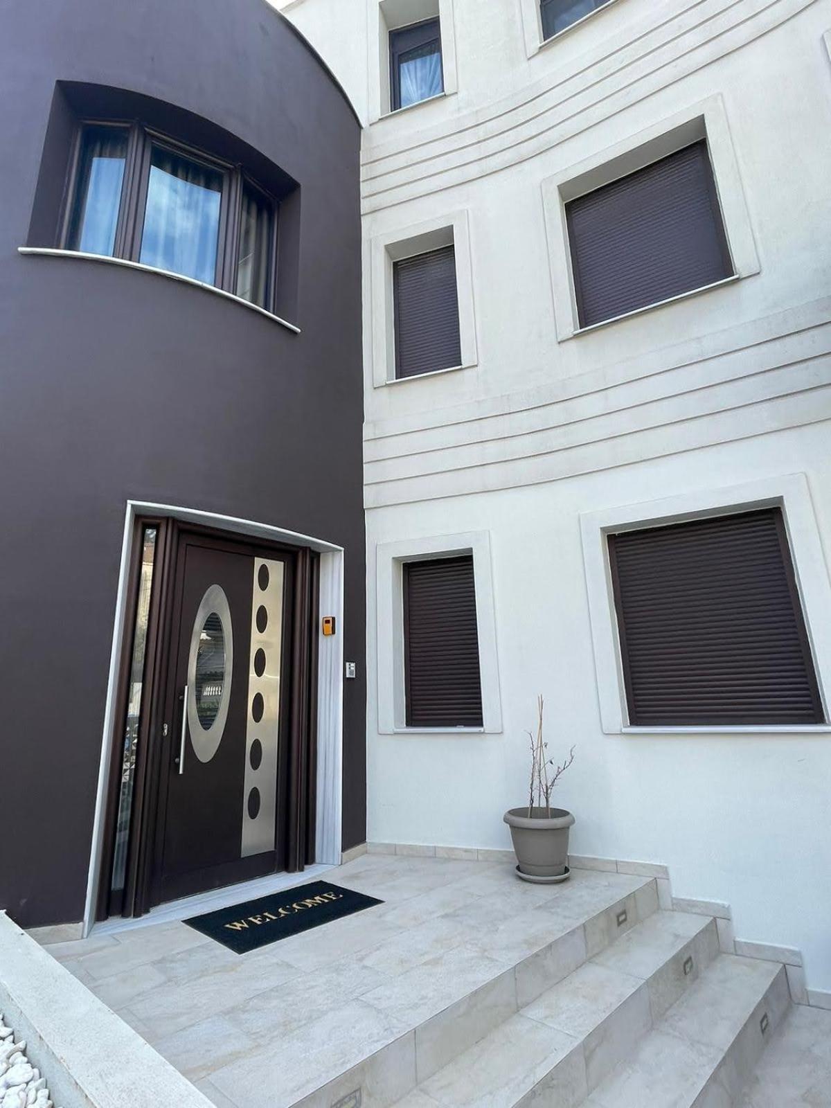 Aretoysa Center Luxury Suites 2 Néa Péramos Zewnętrze zdjęcie